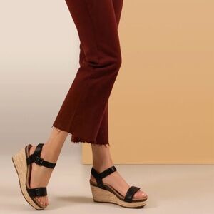 Aetrex Sydney Black Leather Wedge Espadrille Sandals Women’s Size 10 EUC